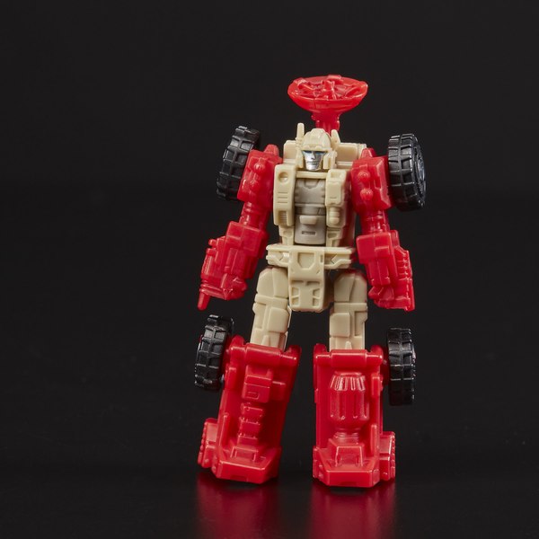 Omega Supreme Transformers Siege Titan Class High Res Stock Photos 07 (7 of 13)